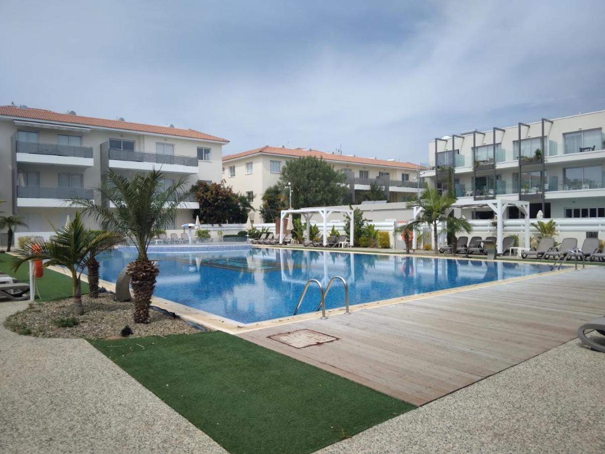 Sweet Retreat Apartment Paralimni Exterior photo