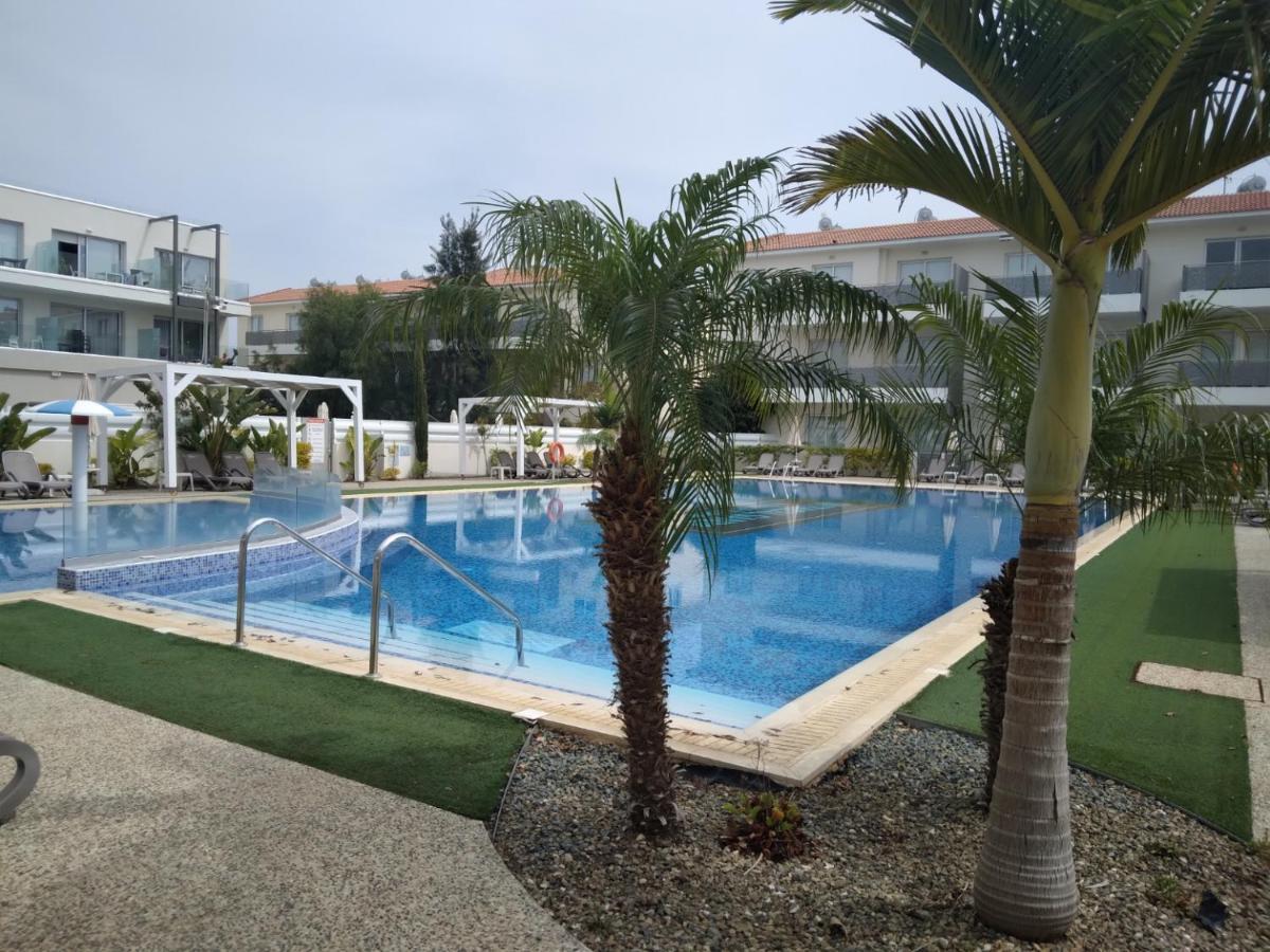 Sweet Retreat Apartment Paralimni Exterior photo